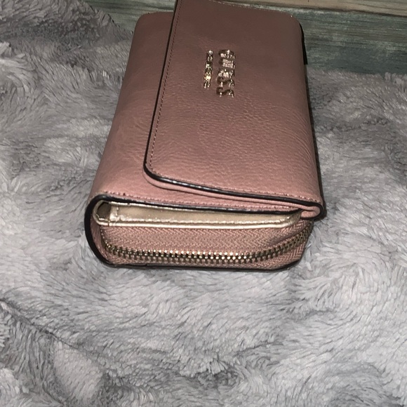 GUESS Women's Wallet - Picture 4 of 11